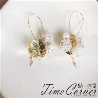 『時空間』華麗金屬質感花瓣造型珍珠耳環